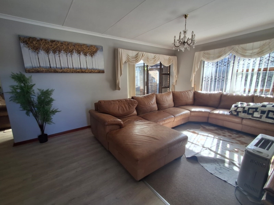 3 Bedroom Property for Sale in Summerstrand Eastern Cape